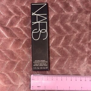 NARS natural radiant longwear foundation